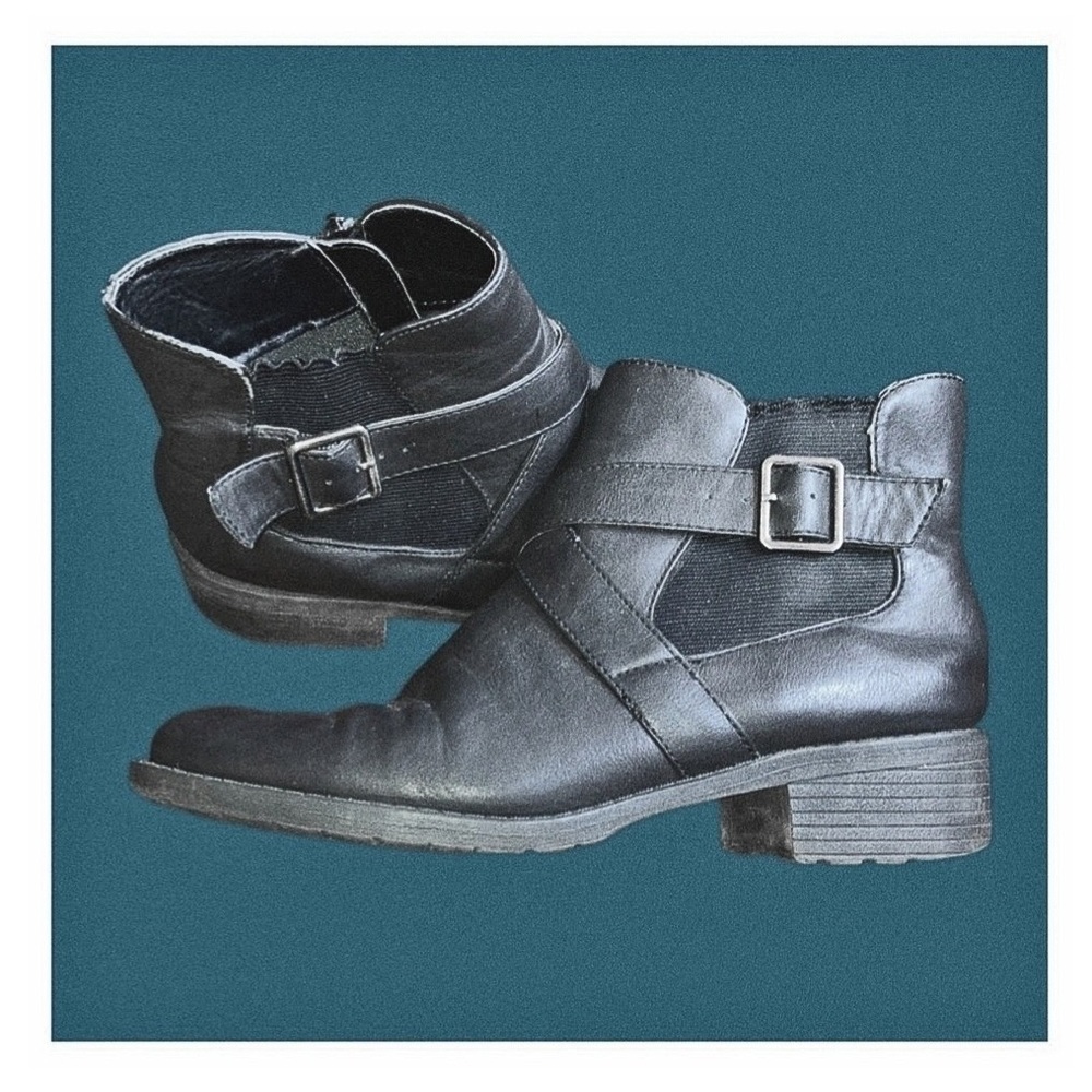 Naturalizer ankle zip boots